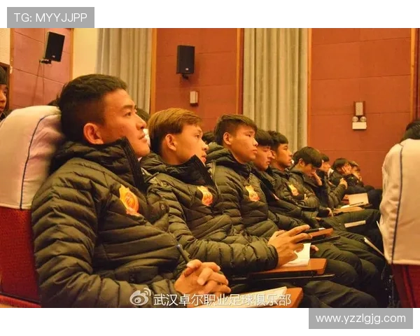 武汉足球队转型之路揭秘：从传统强队到现代化职业俱乐部的蜕变之旅